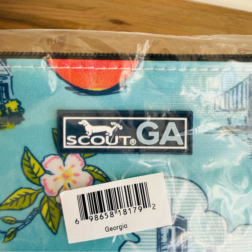 Scout Twiggy Makeup Bag Georgia Landmarks - Picture 6 of 7